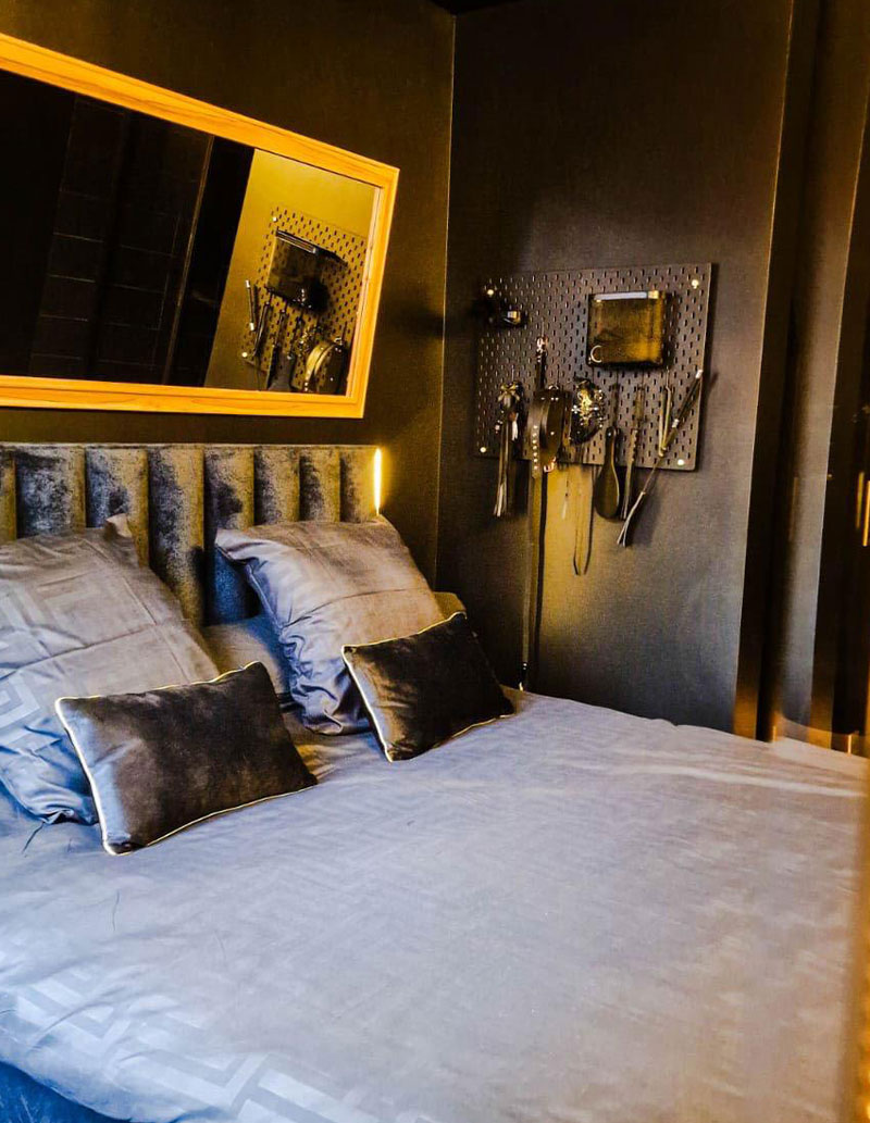 sextoys-dans-la-chambre-love-room-g-spa